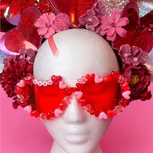 Valentines Galentines XOXO Heart-Shaped sunglasses